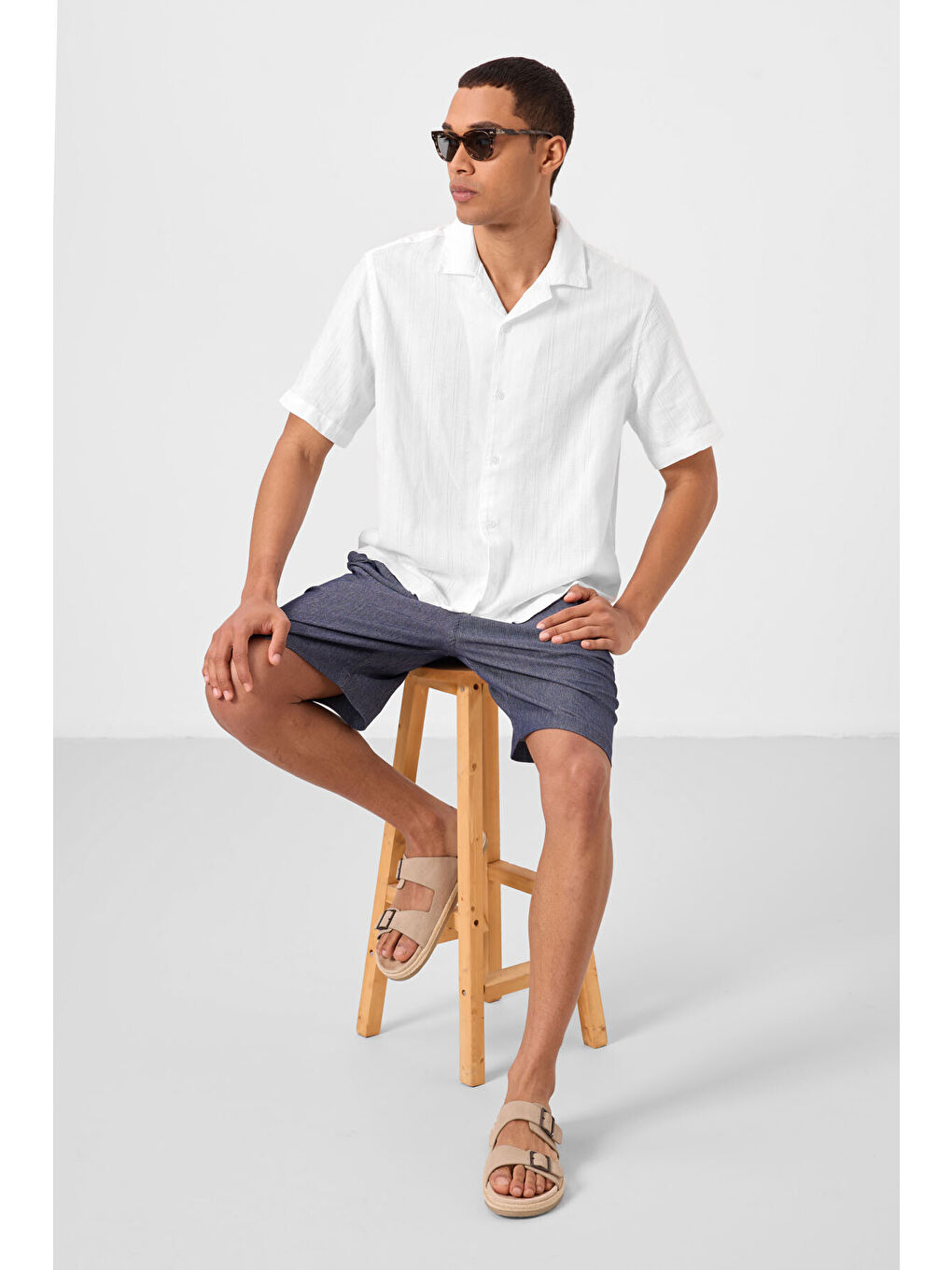 Jean Lacivert Standart Fit Dokuma Hafif Esnek Chino Erkek Şort   81289