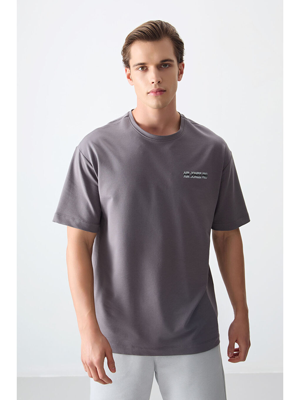 Koyu Gri Pamuklu Kalın Yumuşak Dokulu Oversize Fit Baskılı Erkek Tişört - 88375-1