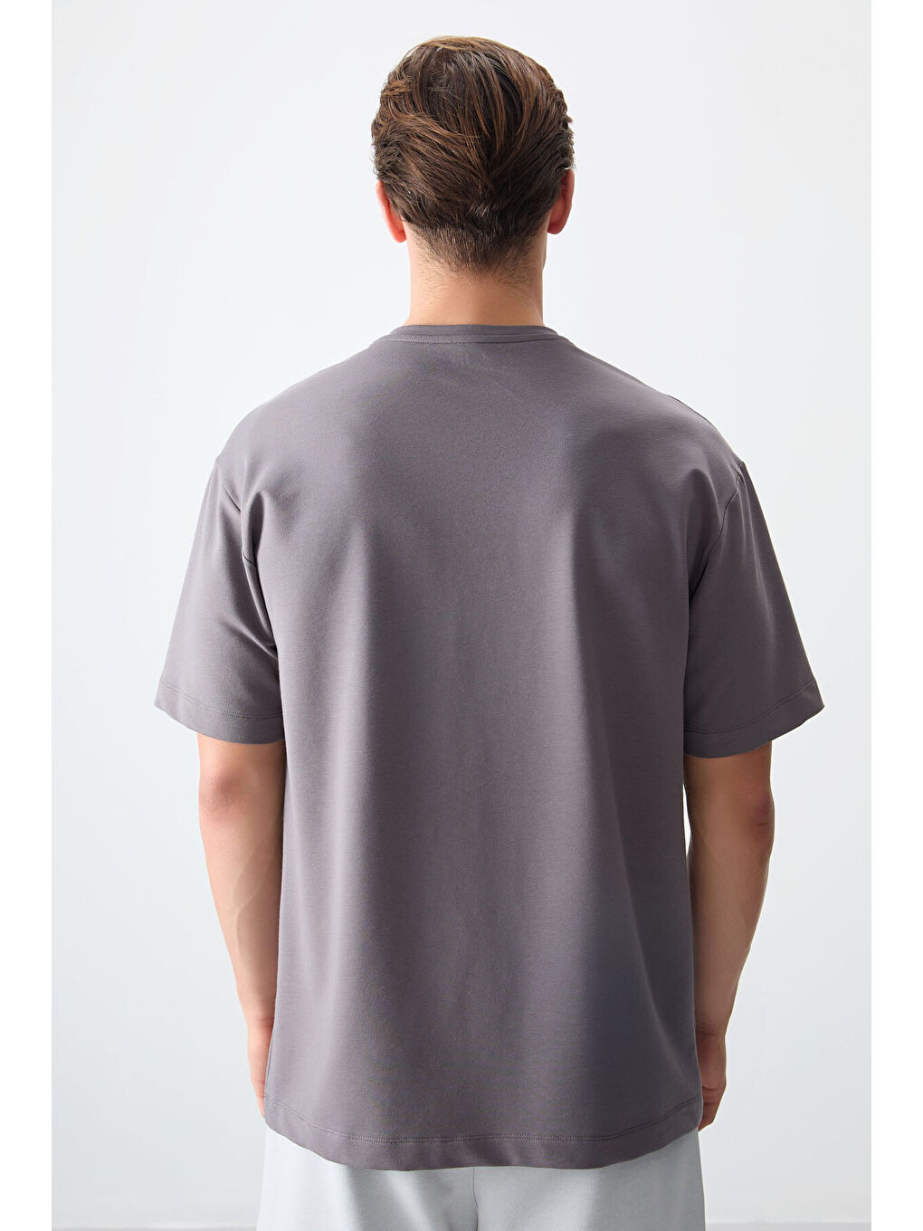 Koyu Gri Pamuklu Kalın Yumuşak Dokulu Oversize Fit Baskılı Erkek Tişört - 88375-4