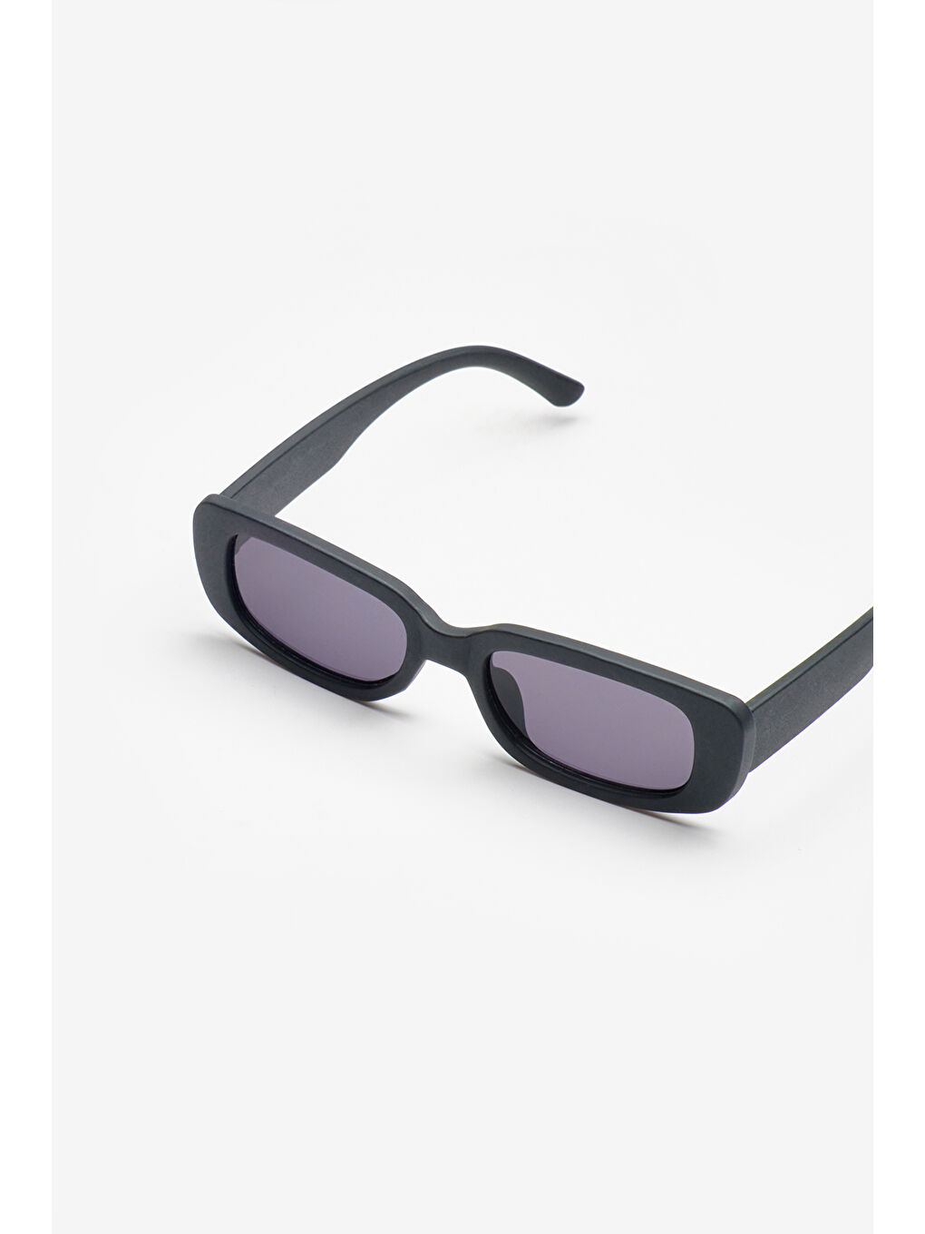 Siyah Oval Model Kız Çocuk Güneş Gözlüğü