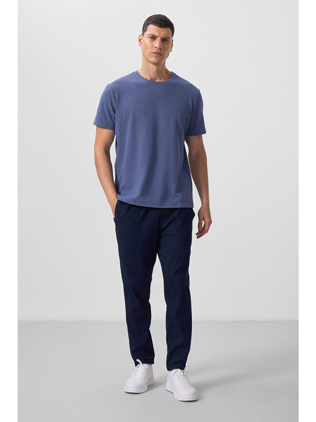 Koyu Mavi Yüzeyi Dokulu Rahat Form Basic Erkek Tişört - 88436-1