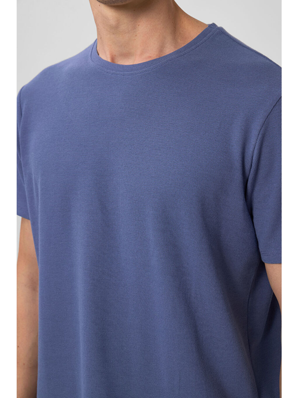 Koyu Mavi Yüzeyi Dokulu Rahat Form Basic Erkek Tişört - 88436-2