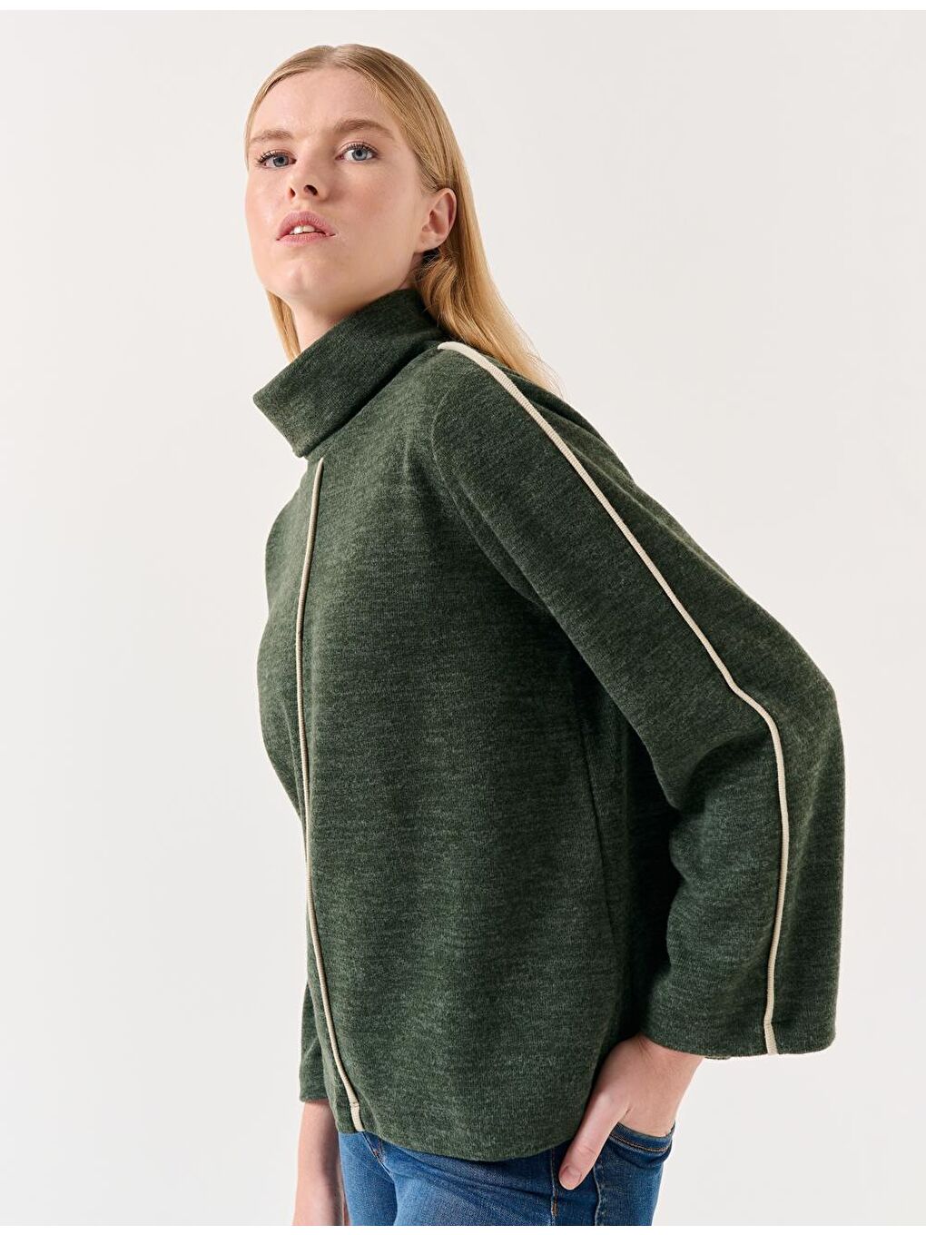 Haki Balıkçı Yaka Uzun Kollu Rahat Sweatshirt