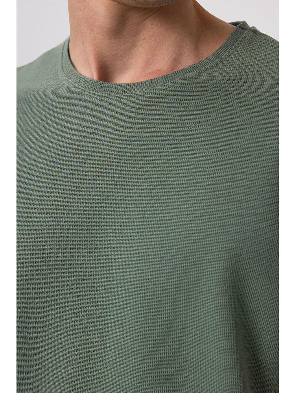 Yeşil Yüzeyi Dokulu Rahat Form Basic Erkek Tişört - 88436-2