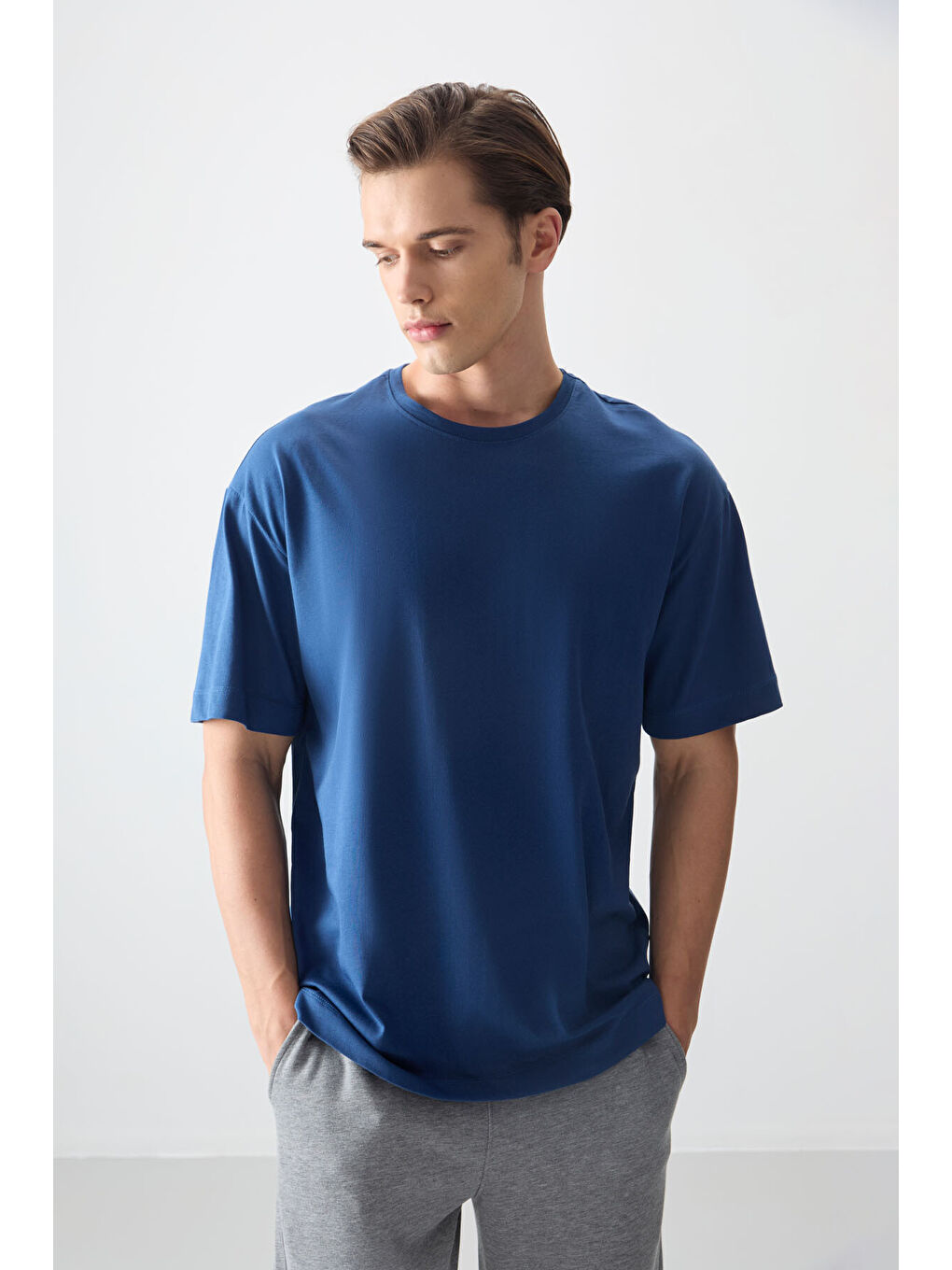Mavi %100 Pamuk Kalın Yumuşak Dokulu Oversize Fit Basic Erkek Tişört-1