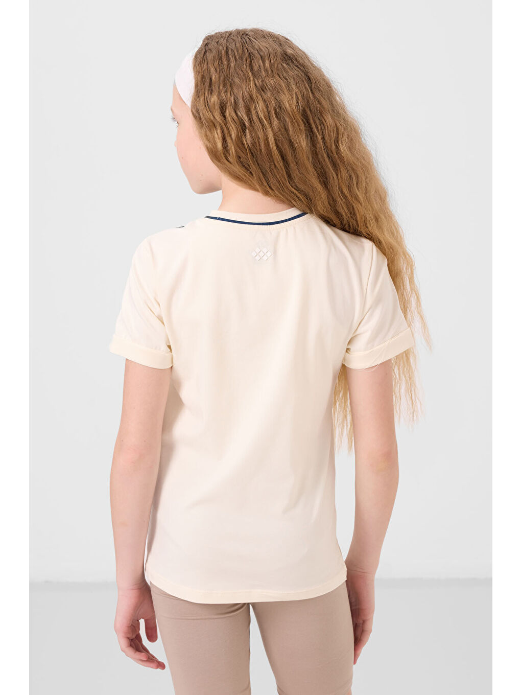 Ekru Pamuklu O Yaka Standart Fit Basic Kız Çocuk T-Shirt - 75177-4