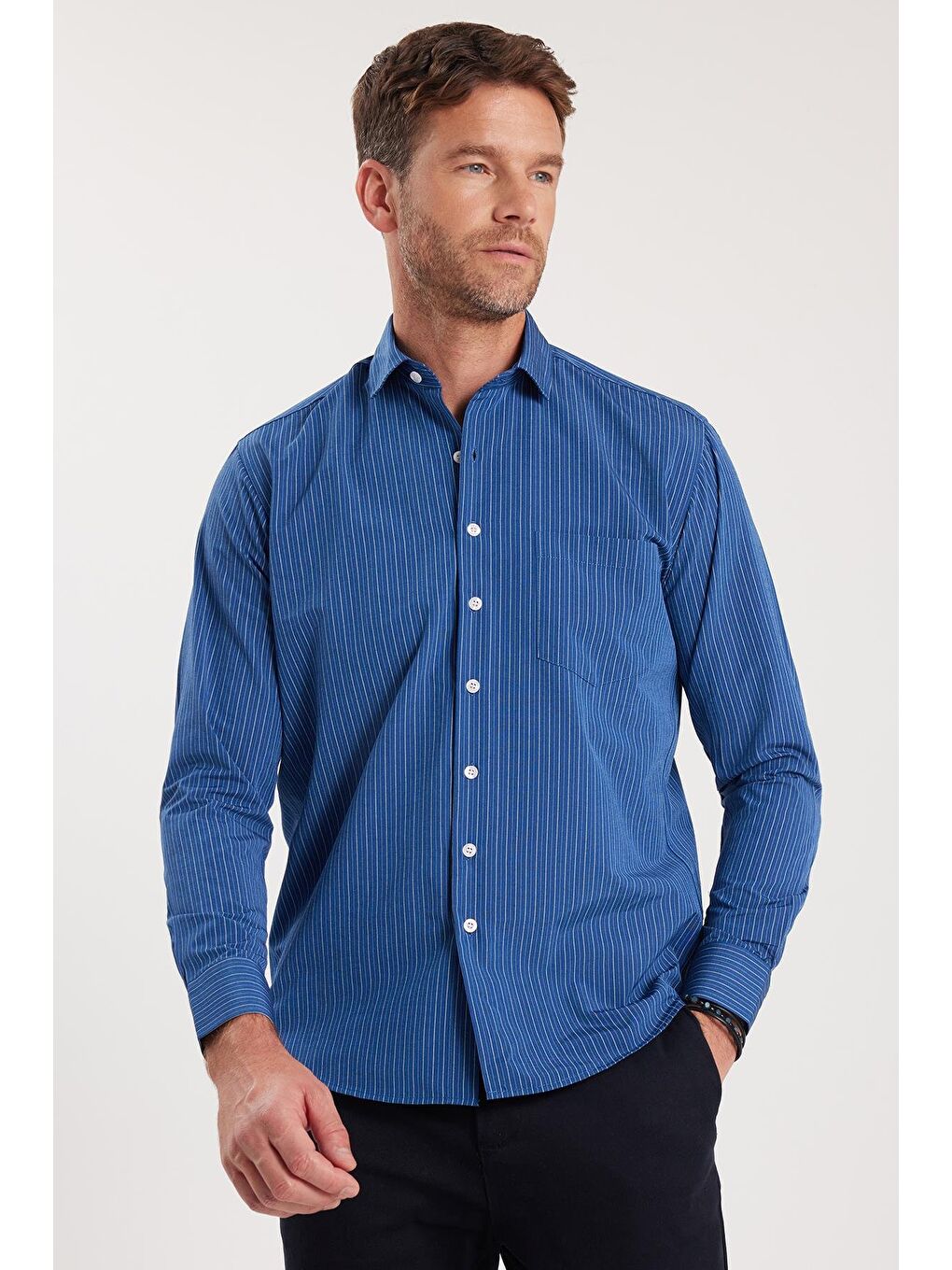 Karışık Erkek Regular Fit Klasik Kesim İnce Çizgili Pamuklu Kravatlık Yaka Gömlek-1