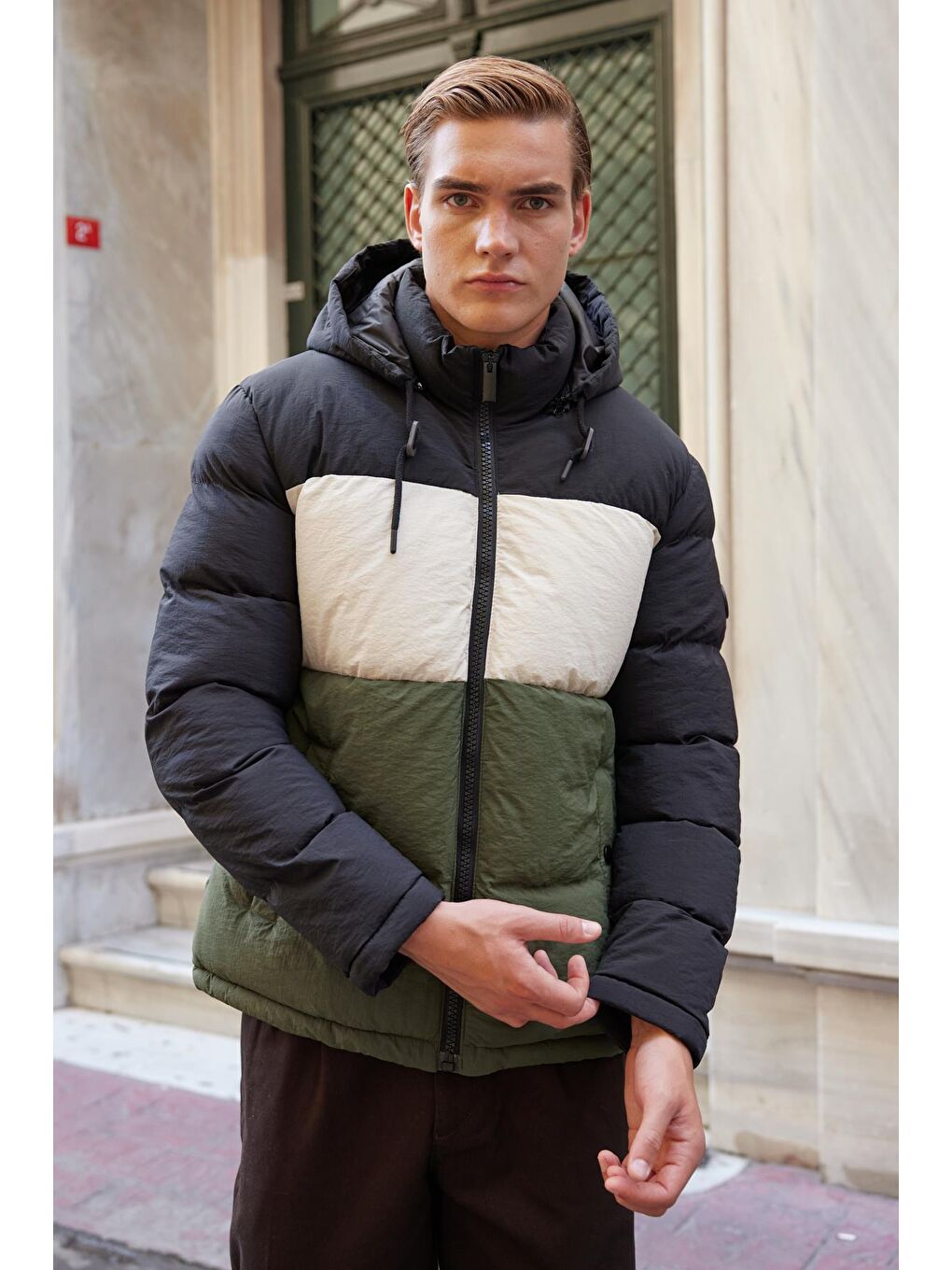 Erkek Renkli Şişme Mont Siyah