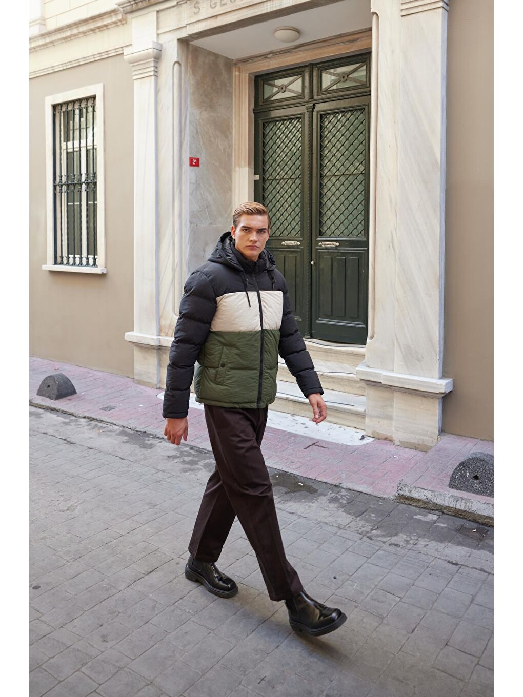 Erkek Renkli Şişme Mont Siyah-1