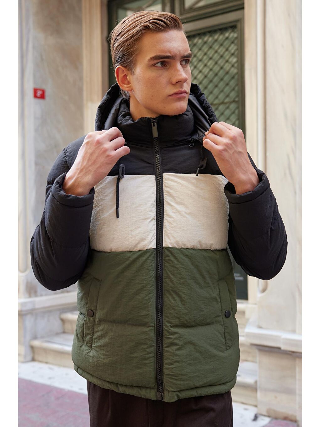 Erkek Renkli Şişme Mont Siyah-2