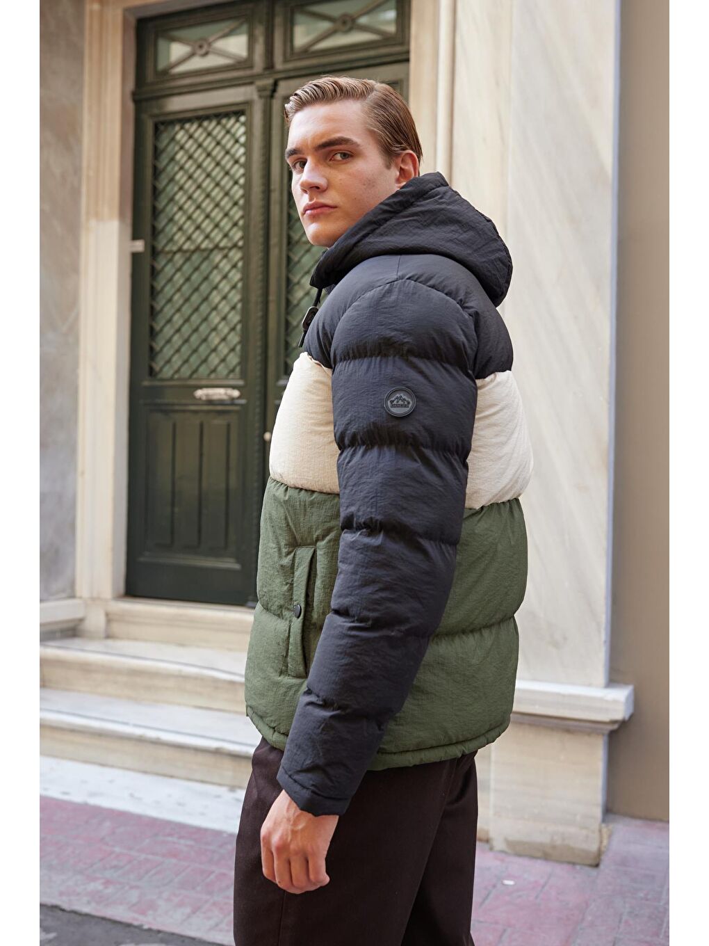 Erkek Renkli Şişme Mont Siyah-4