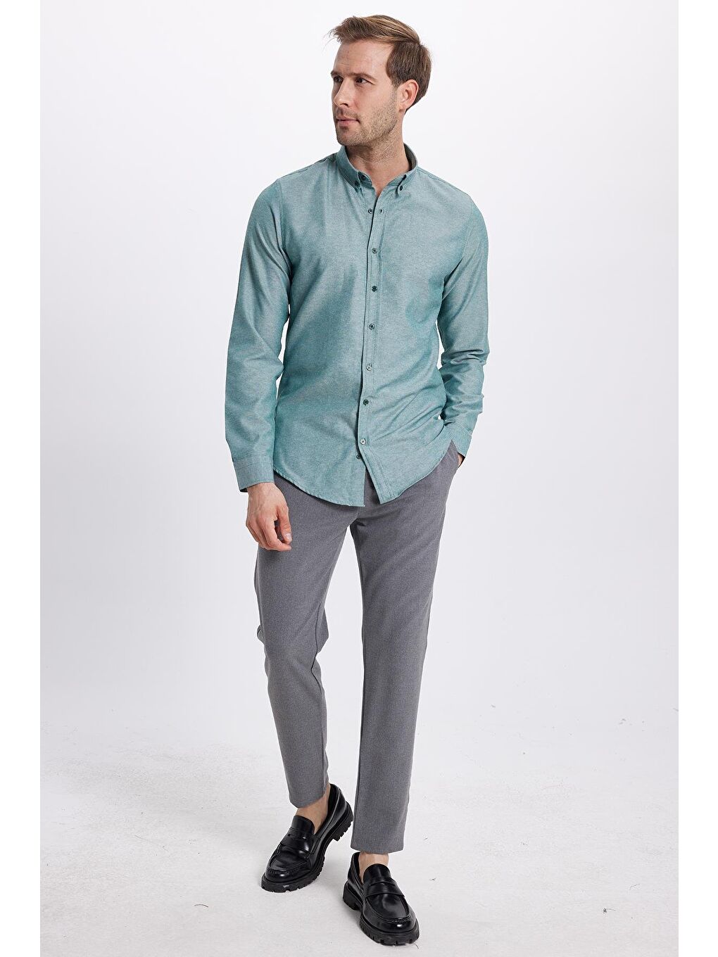 Erkek Slim Fit Dar Kesim Uzun Kollu Pamuklu Oxford Doku Kolay Ütü Yeşil Düğmeli Yaka Gömlek-3