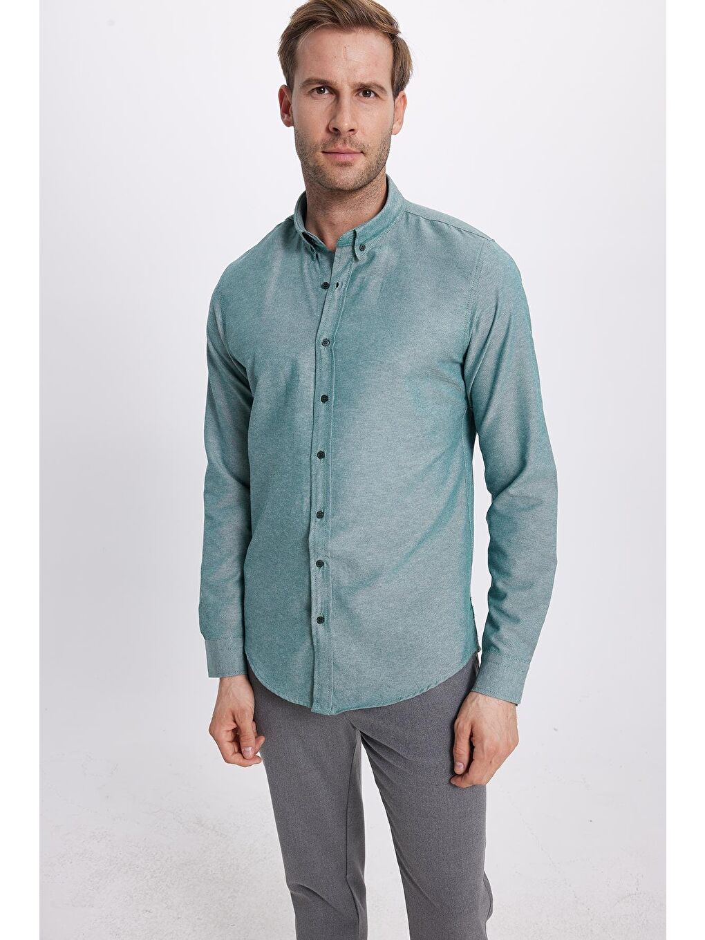 Erkek Slim Fit Dar Kesim Uzun Kollu Pamuklu Oxford Doku Kolay Ütü Yeşil Düğmeli Yaka Gömlek-4