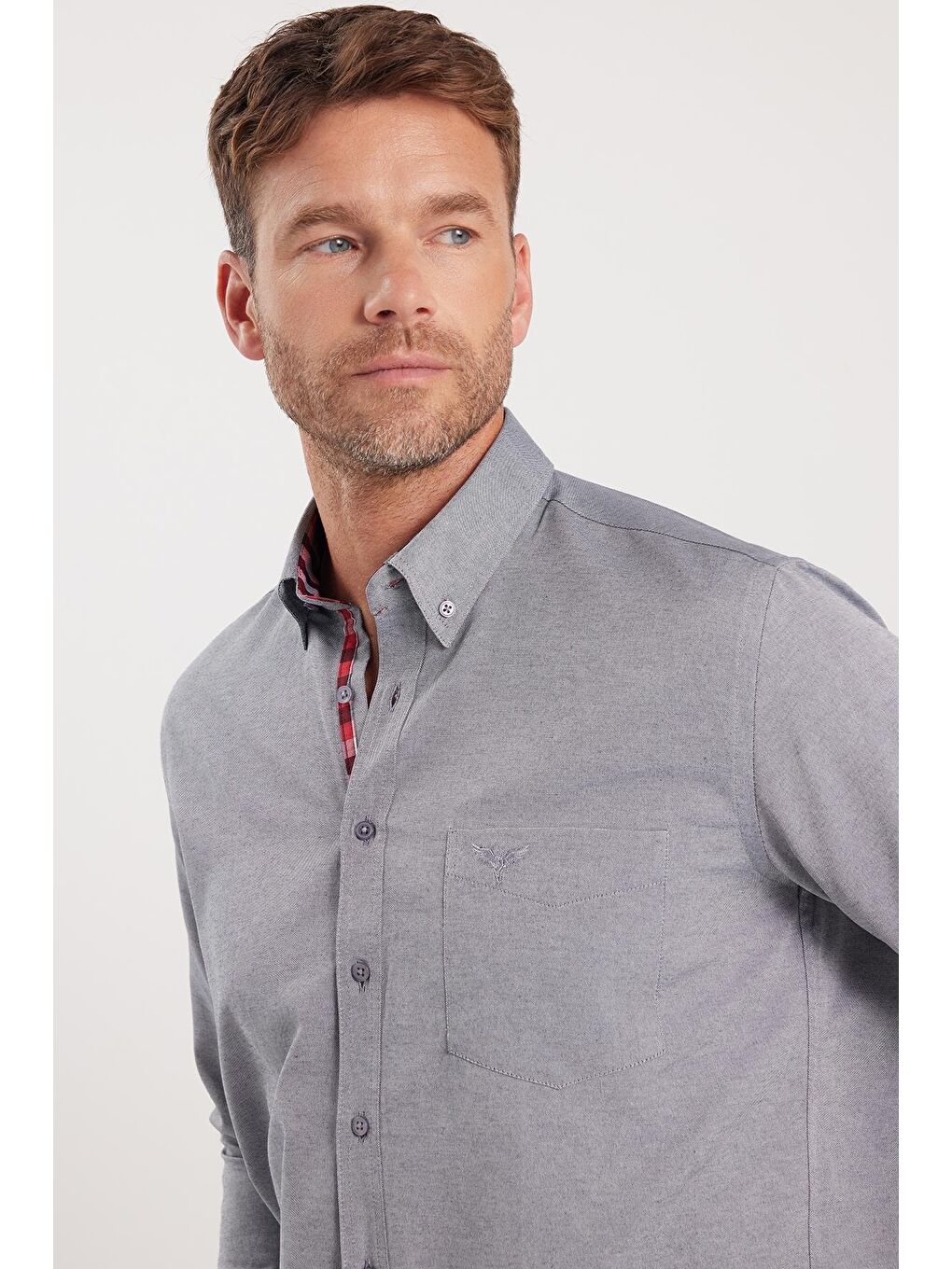 Erkek Regular Fit Klasik Kesim Pamuklu Oxford Doku Tek Cepli Gri Düğmeli Yaka Gömlek-1