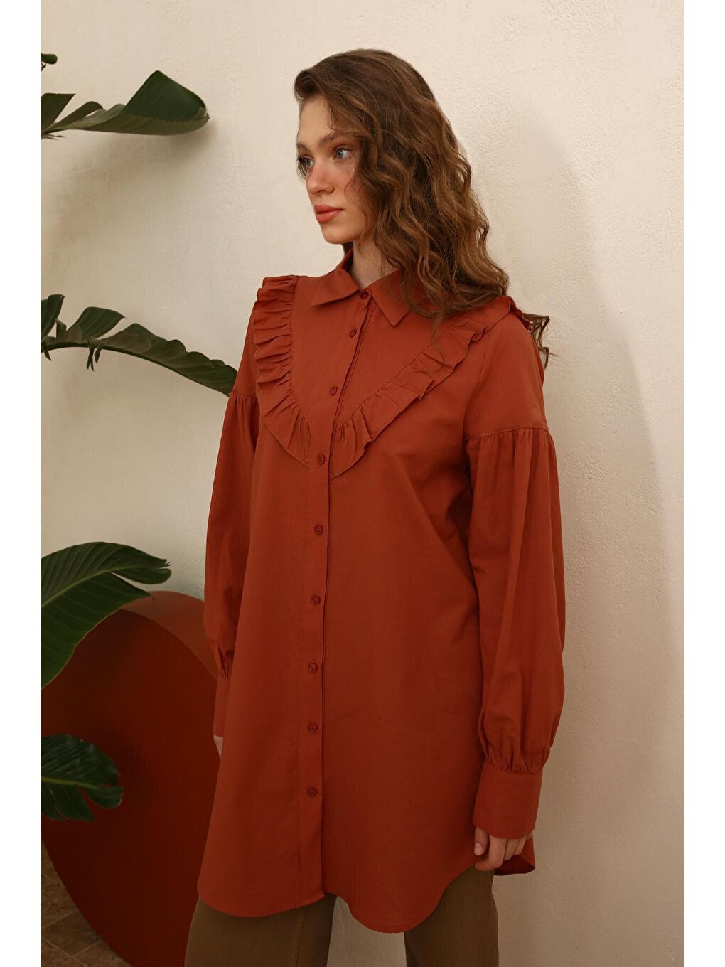 Kahverengi Tarçın %100 Pamuk Fırfır Detaylı Gömlek Tunik