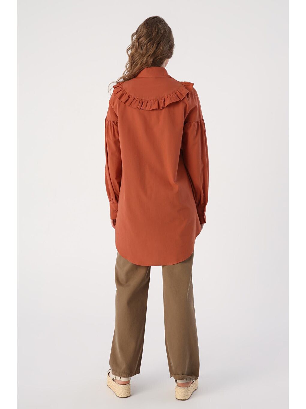 Kahverengi Tarçın %100 Pamuk Fırfır Detaylı Gömlek Tunik-2