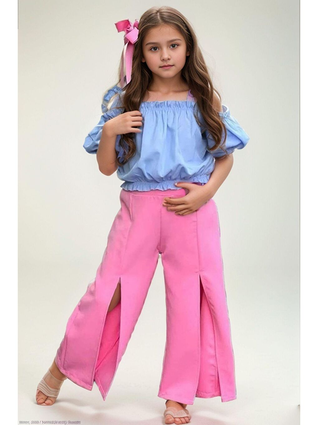 Kız Çocuk Düşük Omuzlu Göğsü ve Beli Manşetli Crop ve Yırtmaç Detaylı Mavi Alt Üst Takım