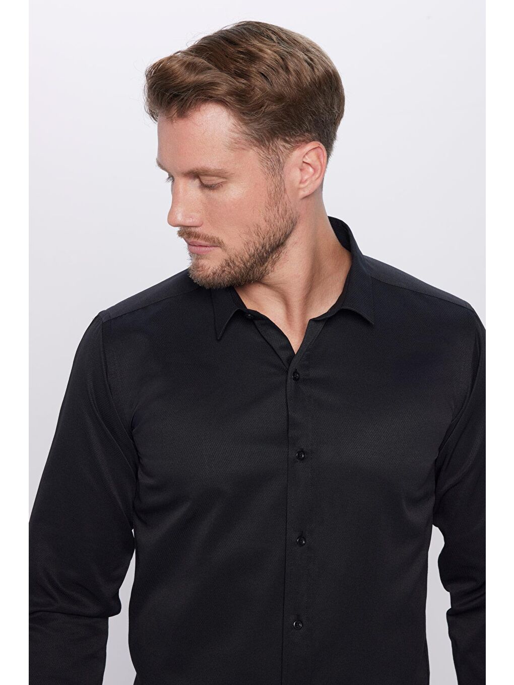 Erkek Modern Fit Dar Kesim Pamuklu Kolay Ütü Armürlü Siyah Gömlek-2