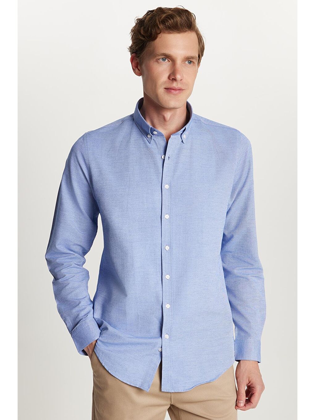 Erkek Slim Fit Dar Kesim Uzun Kollu Pamuklu Oxford Doku Kolay Ütü Mavi Düğmeli Yaka Gömlek