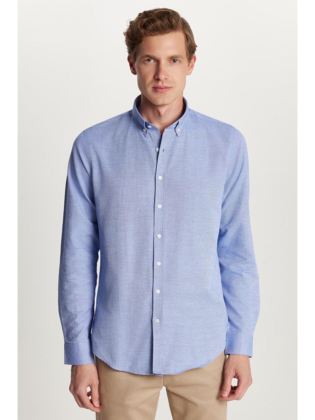 Erkek Slim Fit Dar Kesim Uzun Kollu Pamuklu Oxford Doku Kolay Ütü Mavi Düğmeli Yaka Gömlek-3
