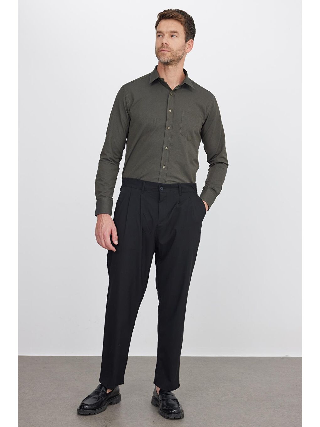 Erkek Regular Fit Klasik Kesim Pamuklu Tek Cepli Armürlü Haki Gömlek-4