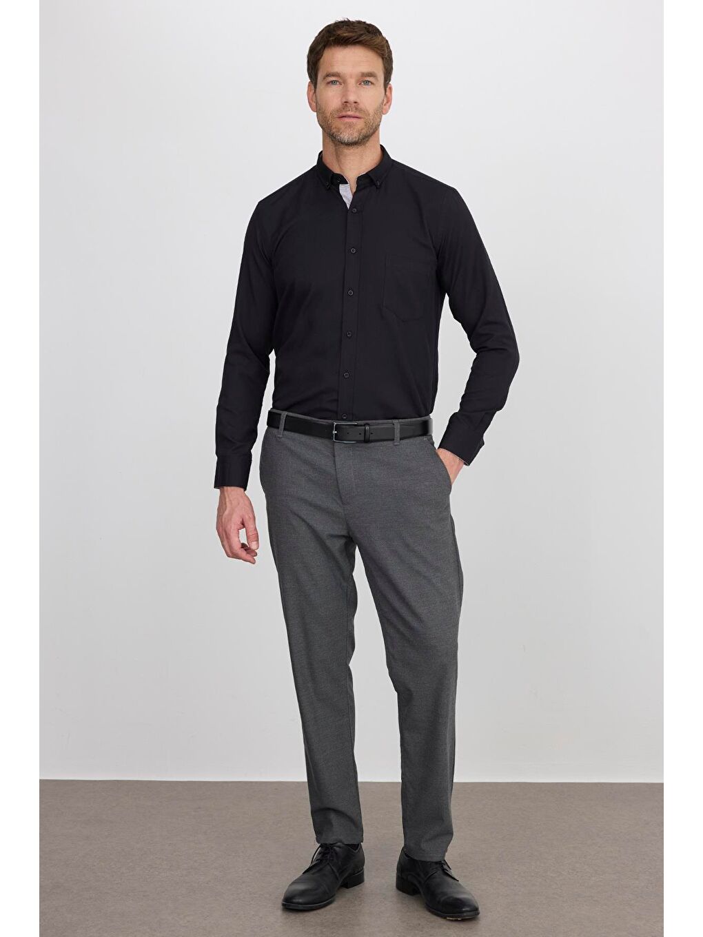 Erkek Regular Fit Klasik Kesim Düğmeli Yaka Pamuklu Kolay Ütü Oxford Düz Siyah Gömlek-3