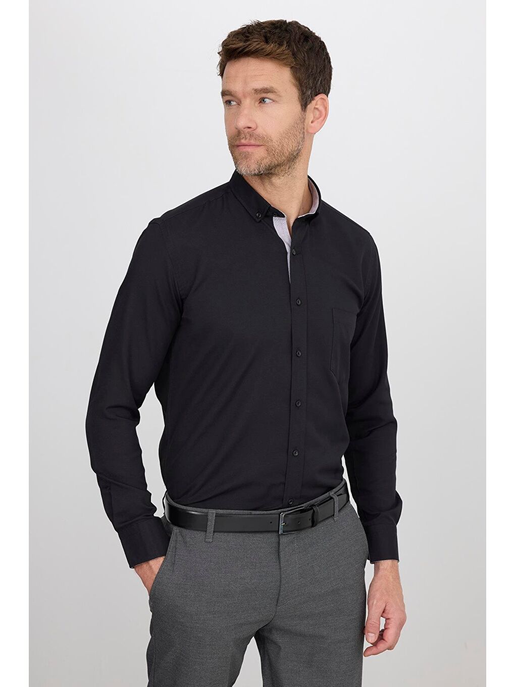 Erkek Regular Fit Klasik Kesim Düğmeli Yaka Pamuklu Kolay Ütü Oxford Düz Siyah Gömlek-4