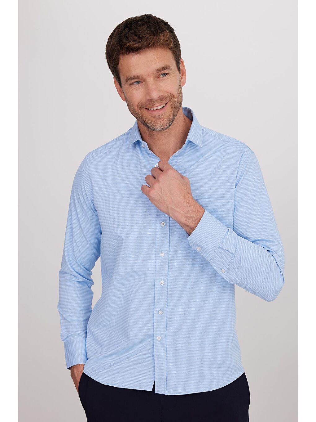 Erkek Regular Fit Klasik Kesim Pamuklu Tek Cepli Armürlü Mavi Gömlek