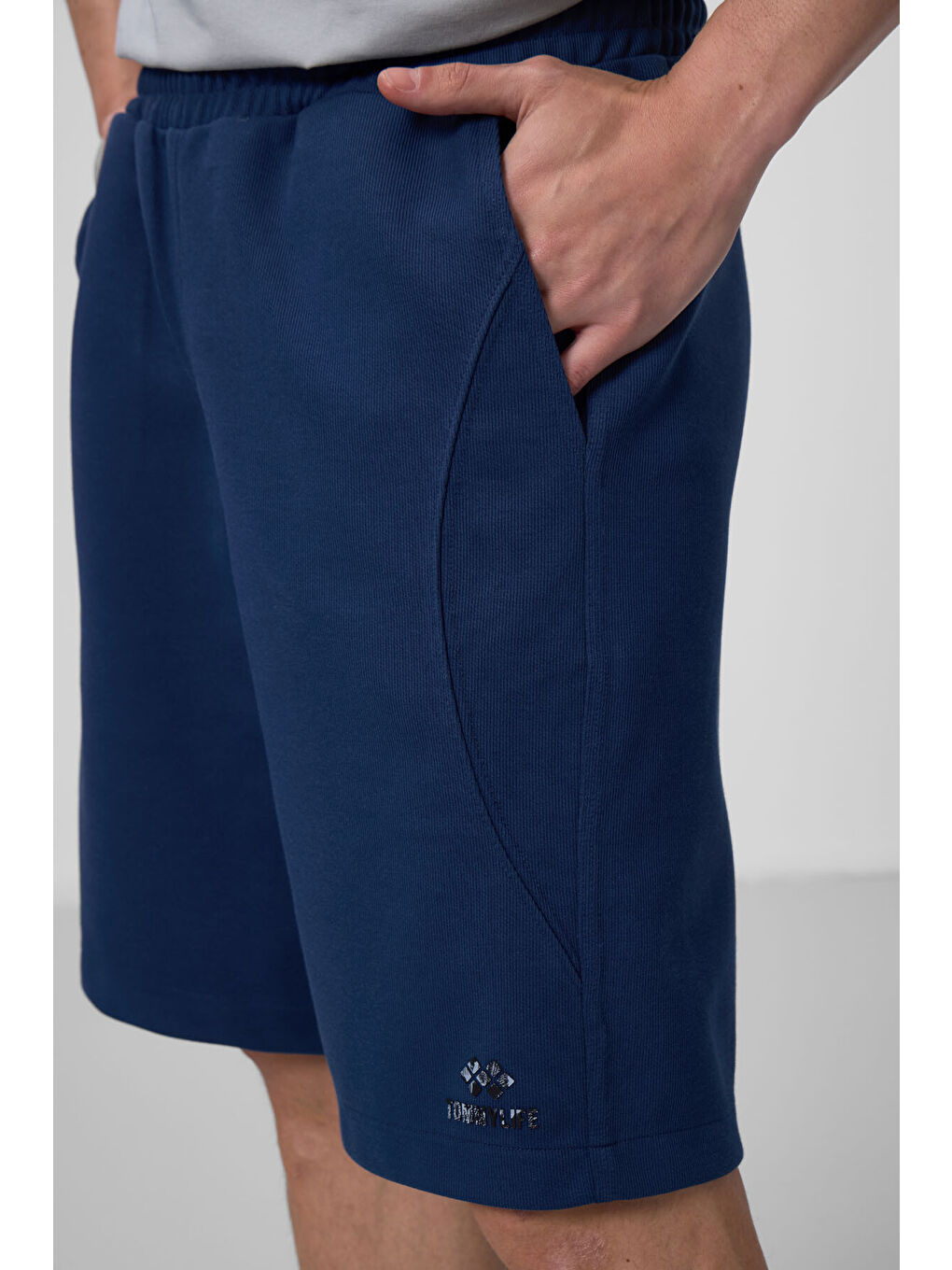 Lacivert Parlament Yüzeyi Dokulu Oversize Erkek Şort - 81288-2
