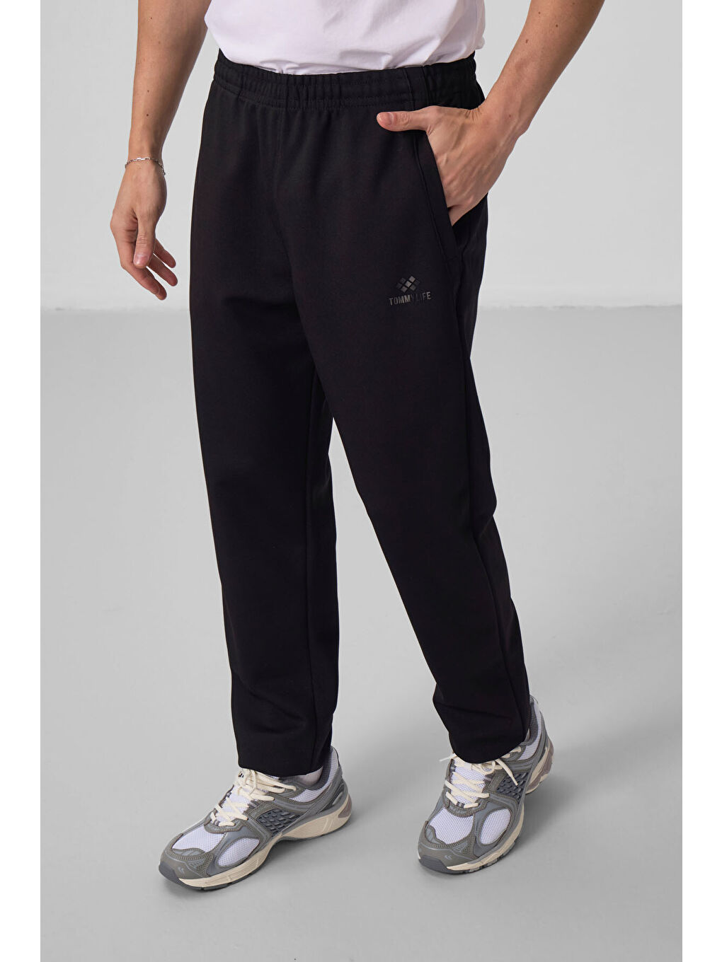 Siyah Yüzeyi Dokulu Rahat Form Erkek Eşofman Takım - 85273-2