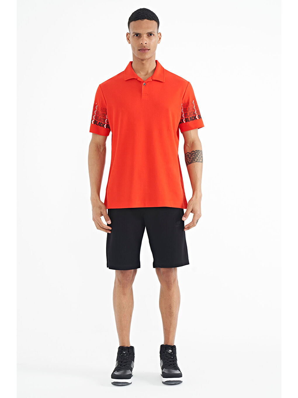 Kırmızı Fiesta Kol Baskı Detaylı Polo Yaka Standart Form Erkek %100 Pamuk Tişört - 88240-1