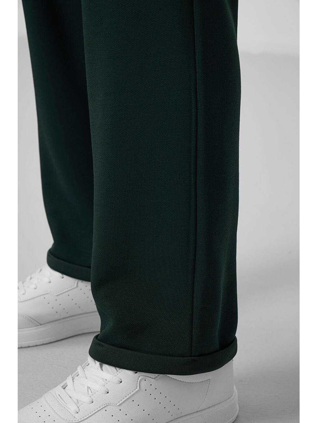 Çam Yeşili Yüzeyi Dokulu Rahat Form Palazzo  Erkek Pantolon - 82164-2