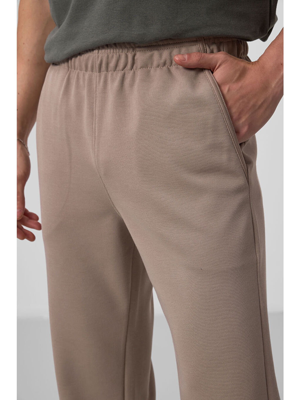 Koyu Bej Yüzeyi Dokulu Rahat Form Palazzo  Erkek Pantolon - 82164-4