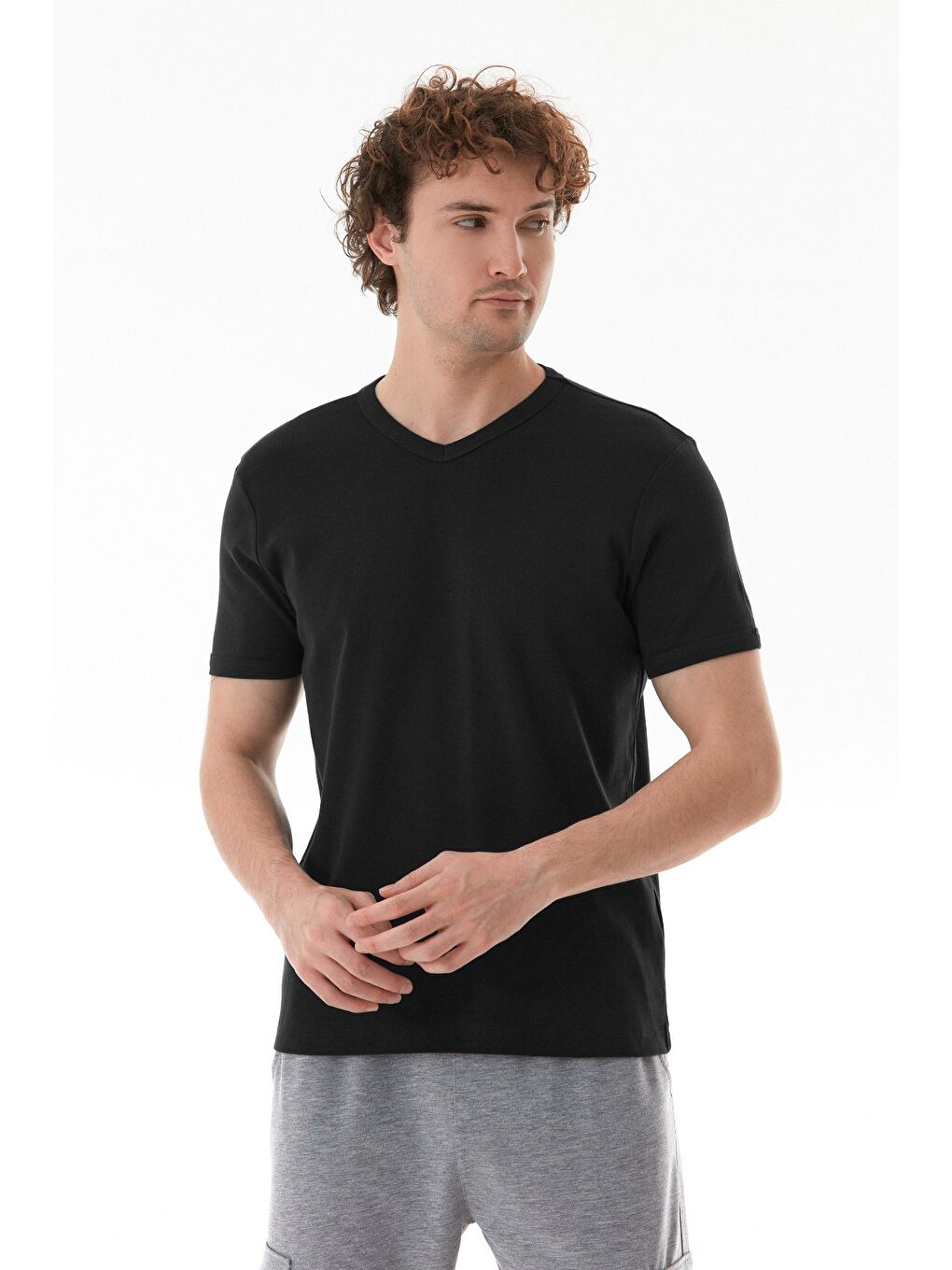 Siyah Basic V Yaka Ribanalı Tişört-1