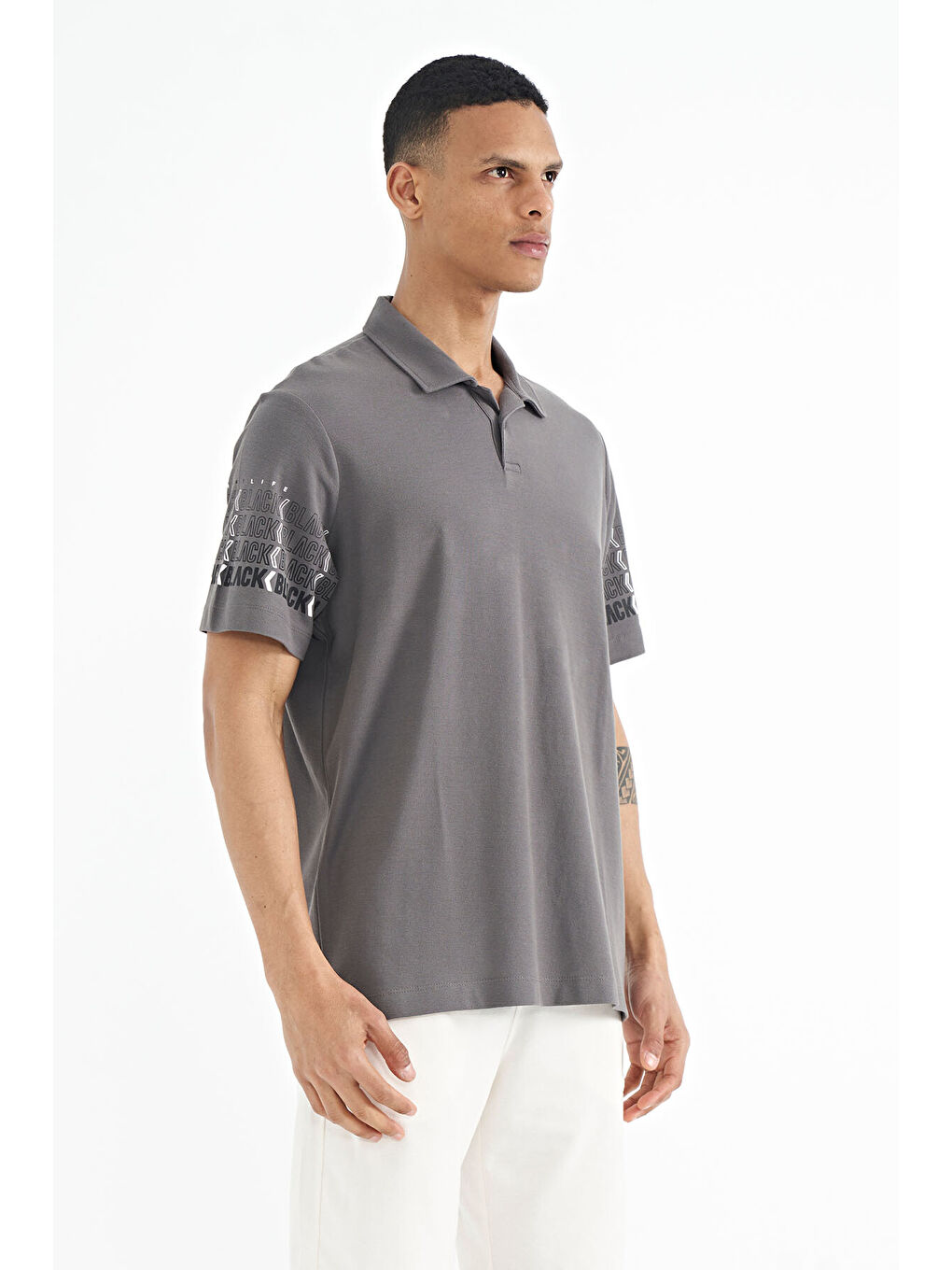 Koyu Gri Kol Baskı Detaylı Polo Yaka Standart Form Erkek %100 Pamuk Tişört - 88240-3