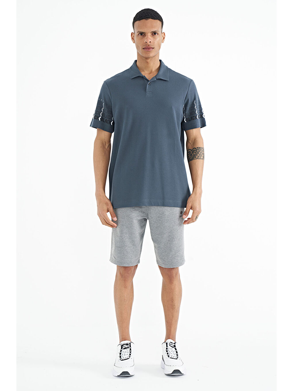 Orman Yeşili Kol Baskı Detaylı Polo Yaka Standart Form Erkek %100 Pamuk Tişört - 88240-1