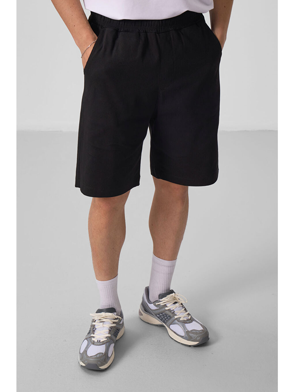 Siyah Standart Fit Dokuma Hafif Esnek Chino Şort - 81290-1