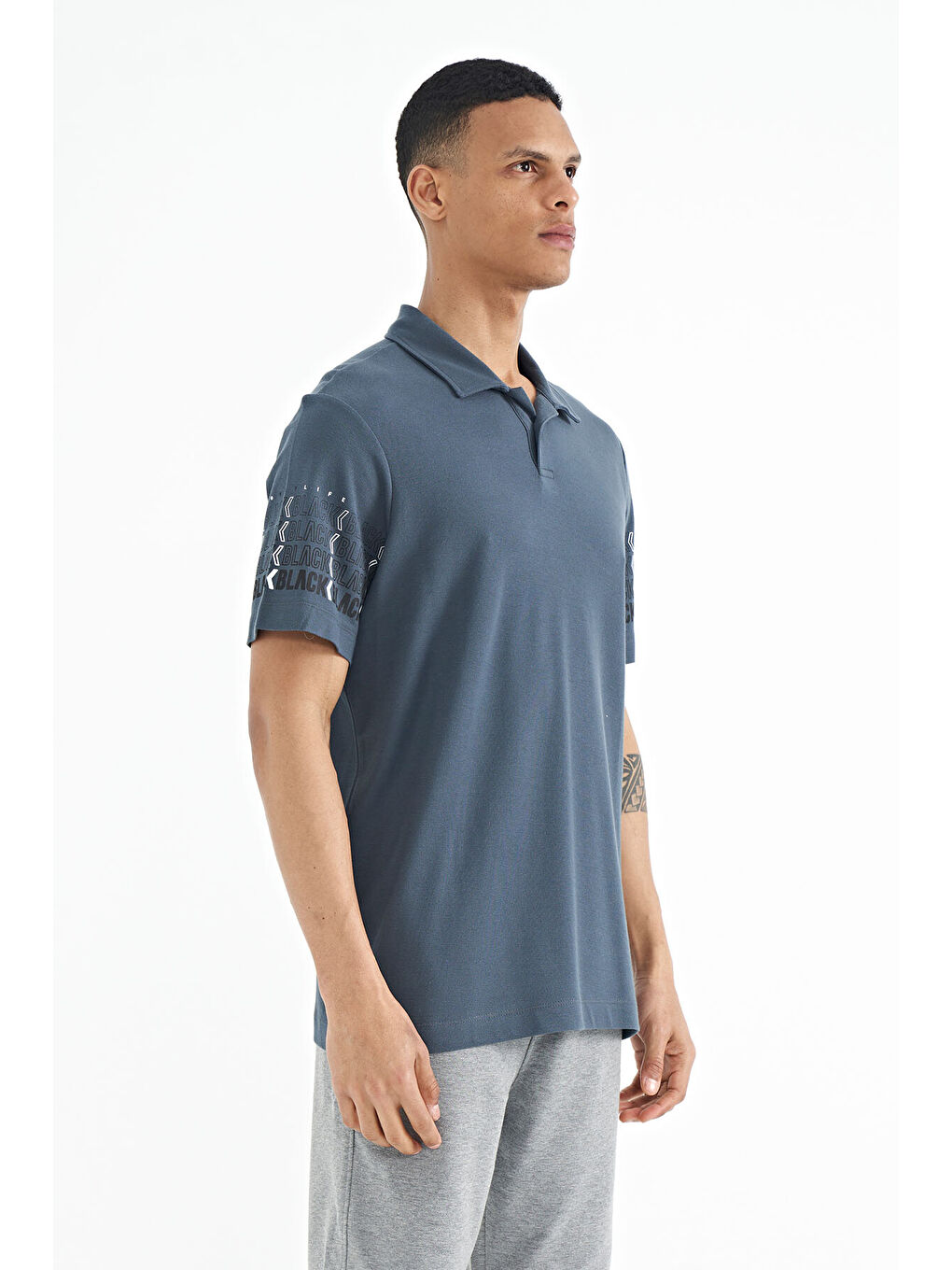 Orman Yeşili Kol Baskı Detaylı Polo Yaka Standart Form Erkek %100 Pamuk Tişört - 88240-3