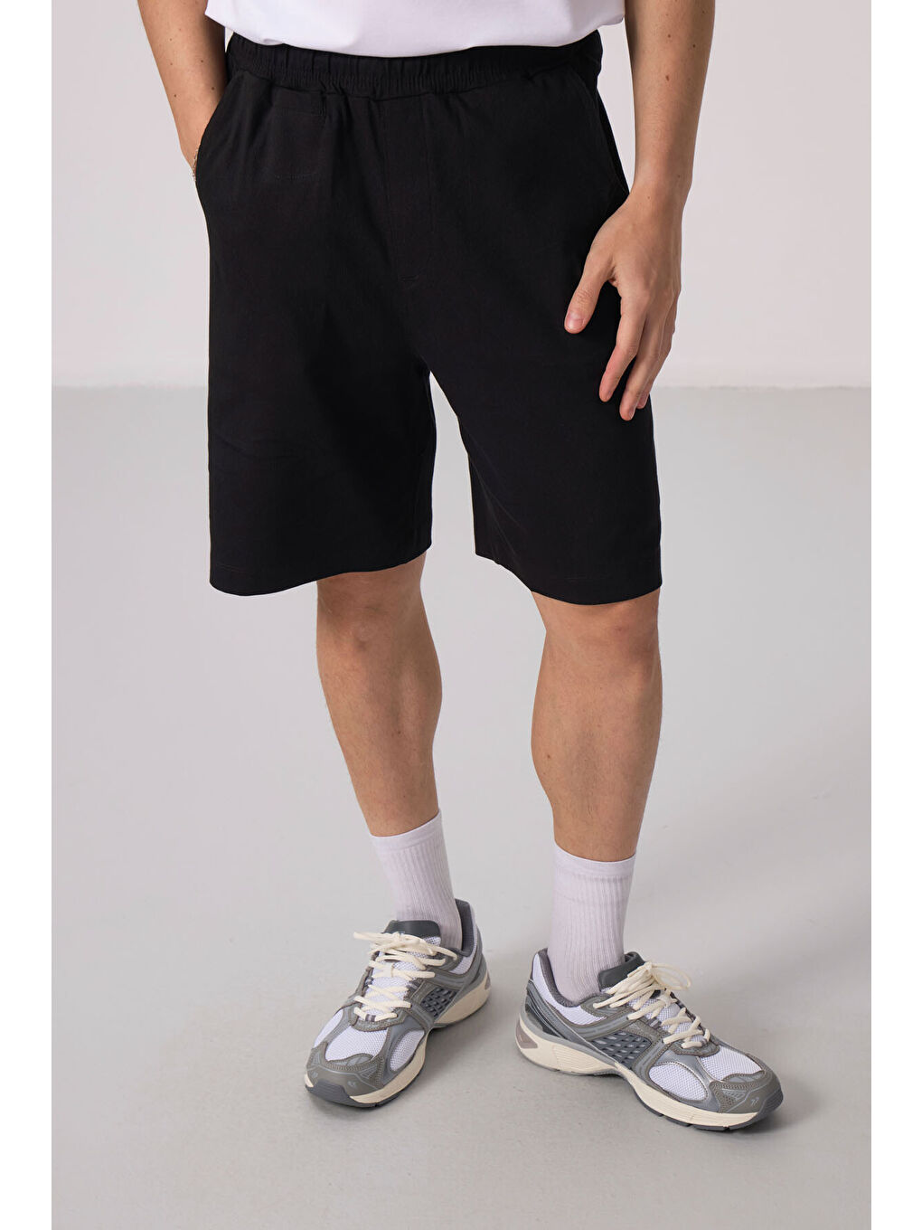 Siyah Standart Fit Dokuma Hafif Esnek Chino Şort - 81290-3