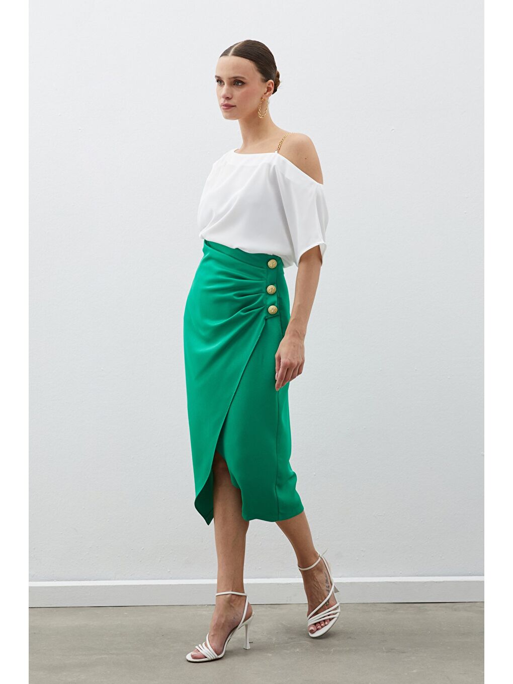 Düğme Aksesuarlı Saten Krep Etek - Yeşil-1