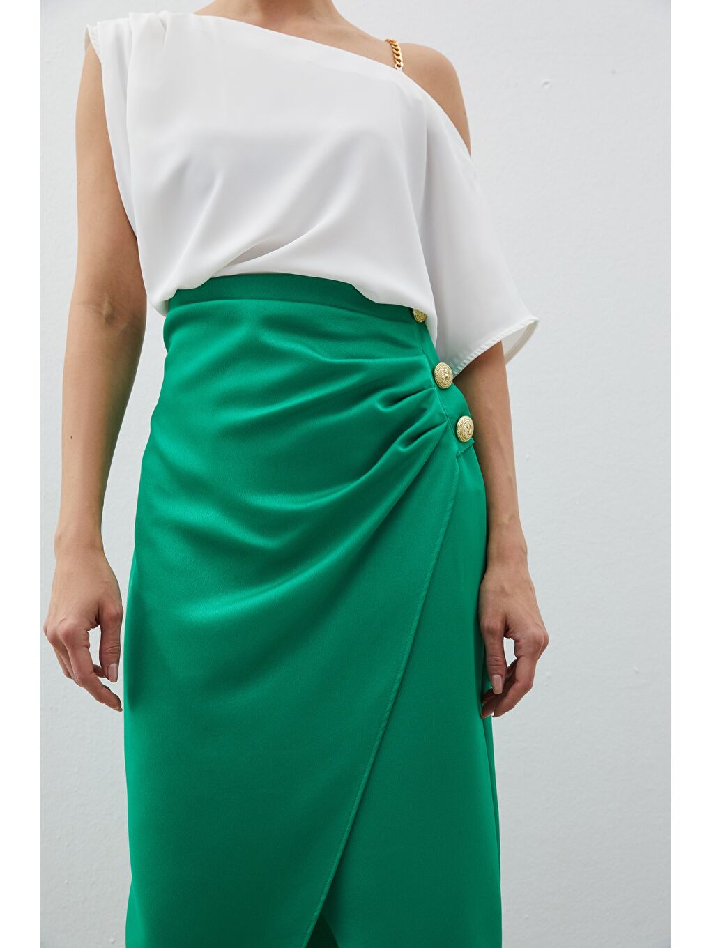 Düğme Aksesuarlı Saten Krep Etek - Yeşil-3