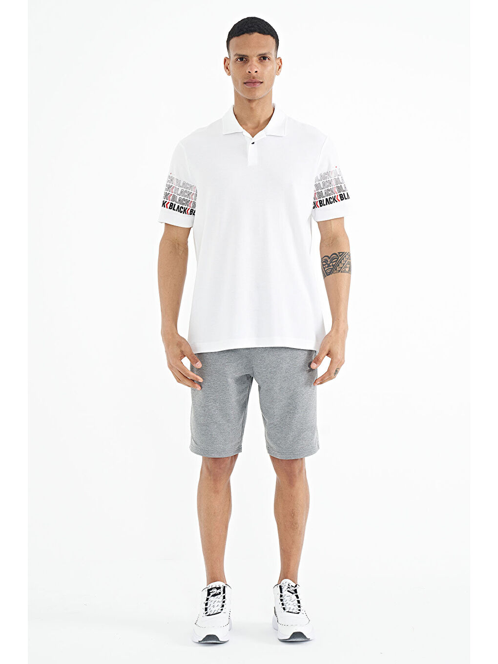 Beyaz Kol Baskı Detaylı Polo Yaka Standart Form Erkek %100 Pamuk Tişört - 88240-1