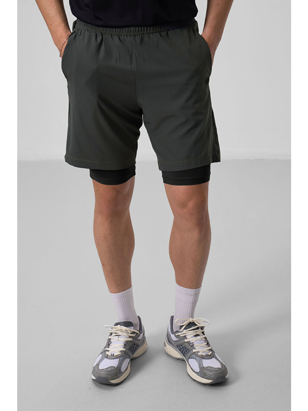 Haki Polyester İnce Yumuşak Standart Fit Erkek Taytlı Şort - 81287-3