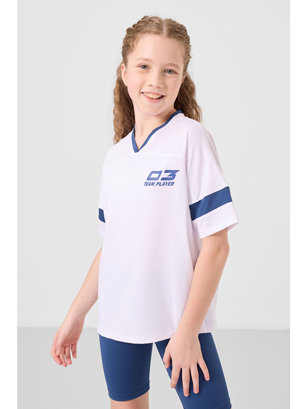 Beyaz-Parlament V Yaka Kemer Detaylı Standart Fit Performans Kız Çocuk Tayt Takım - 75187-2