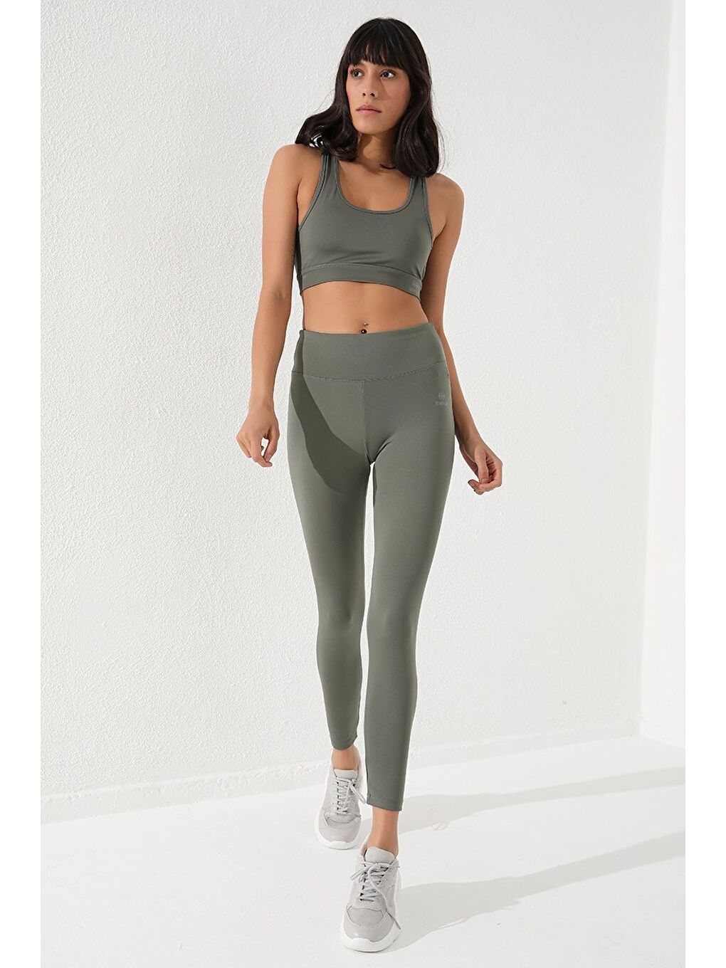 Yeşil Çağla Sırt Detaylı Dar Kalıp U Yaka Kadın Spor Büstiyer - 97120-1