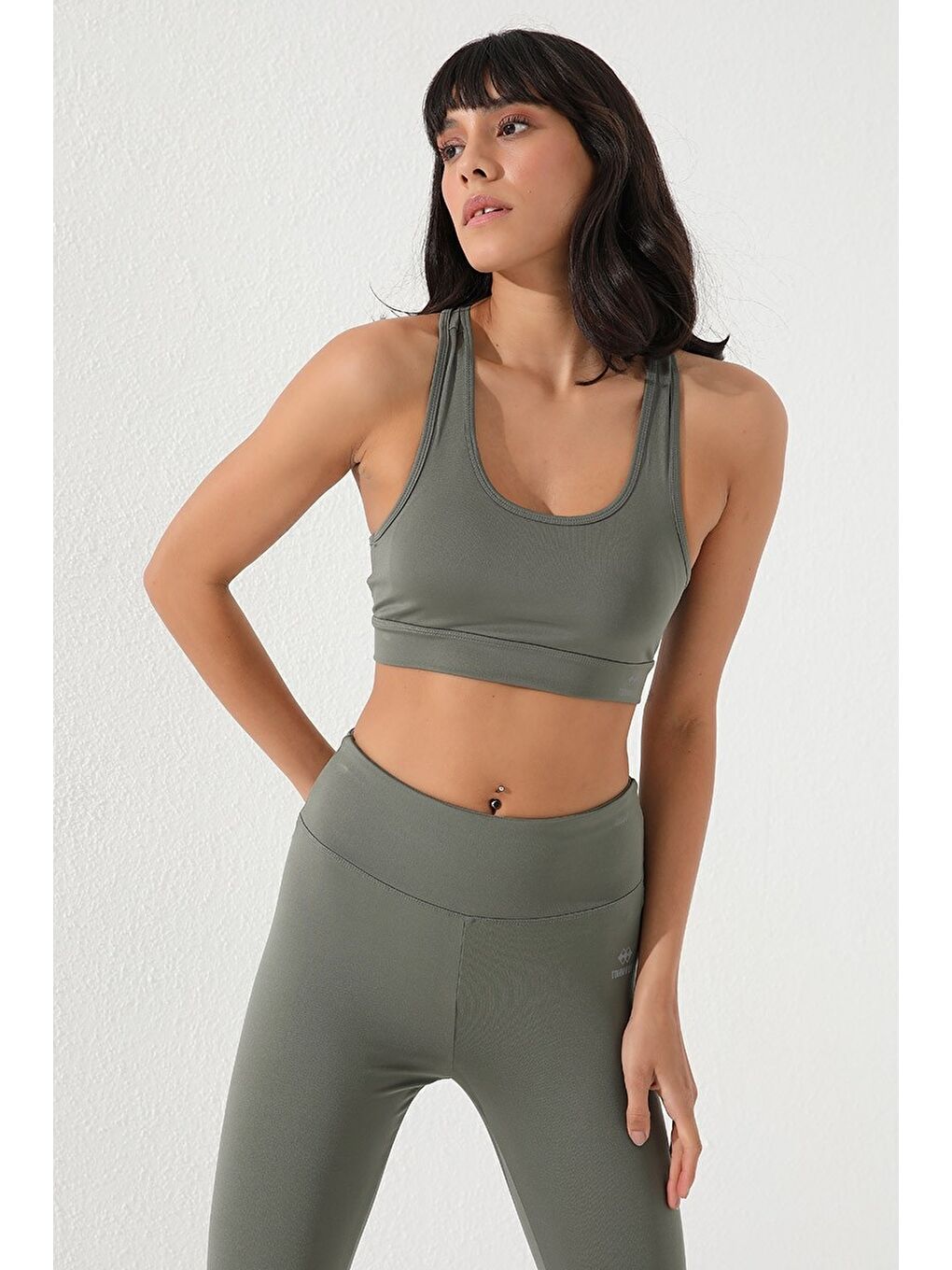 Yeşil Çağla Sırt Detaylı Dar Kalıp U Yaka Kadın Spor Büstiyer - 97120-3