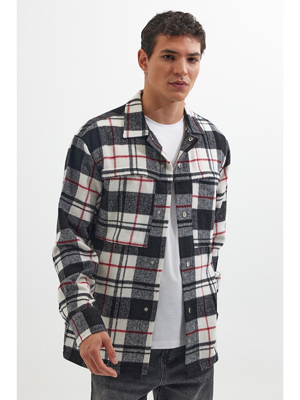 Karışık Erkek Relax Fit Rahat Kesim Uzun Kollu Çift Cepli Kareli Kışlık Oduncu Apaş Yaka Gömlek