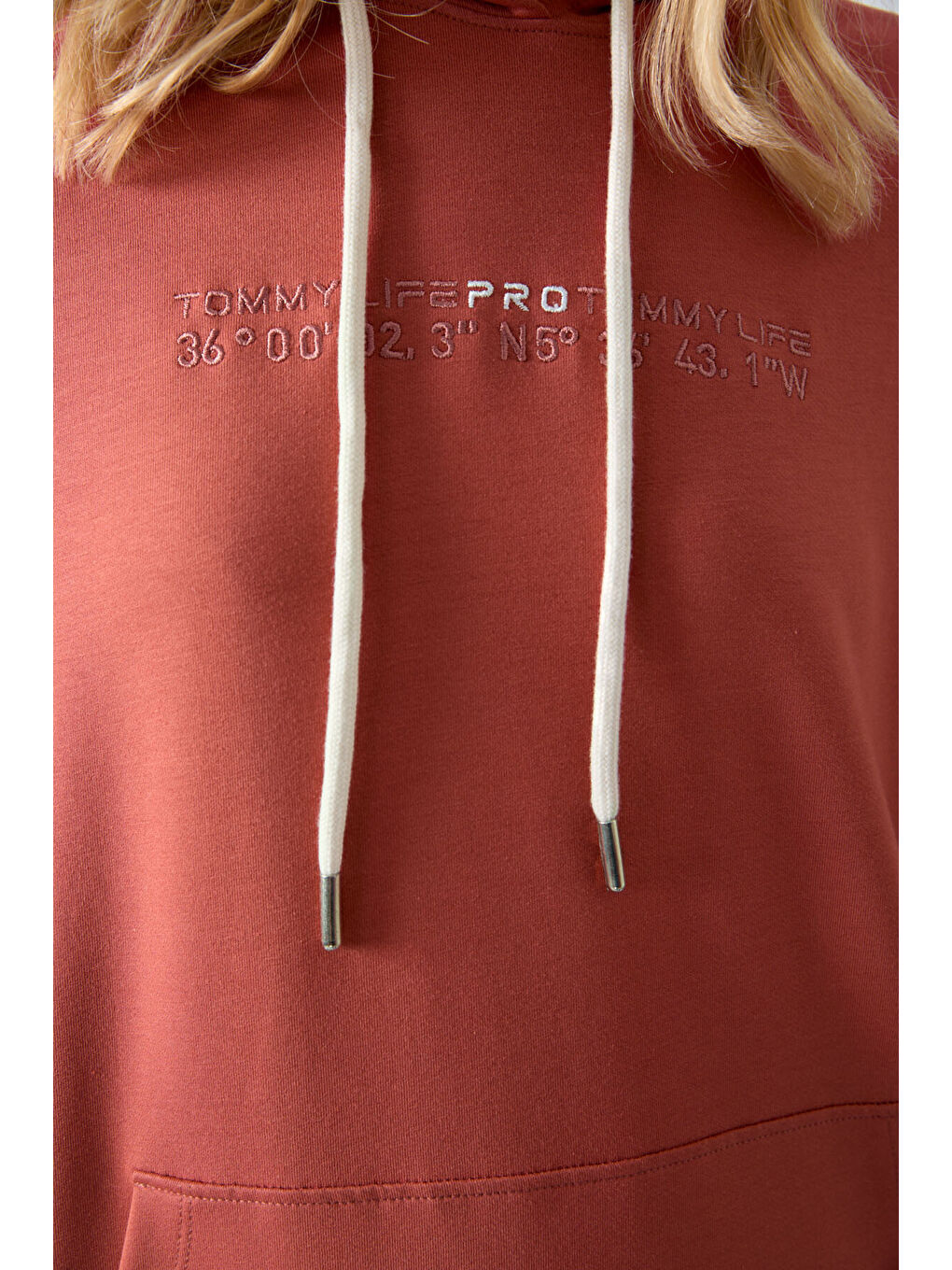 Kahverengi Tarçın Kapüşonlu Kanguru Cep Oversize Lastik Paça Kadın Eşofman Takımı - 95288-2