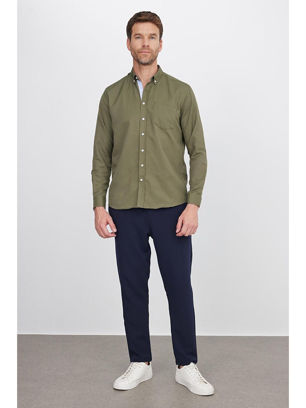 Erkek Regular Fit Klasik Kesim Düğmeli Yaka Pamuklu Kolay Ütü Oxford Düz Haki Gömlek-3