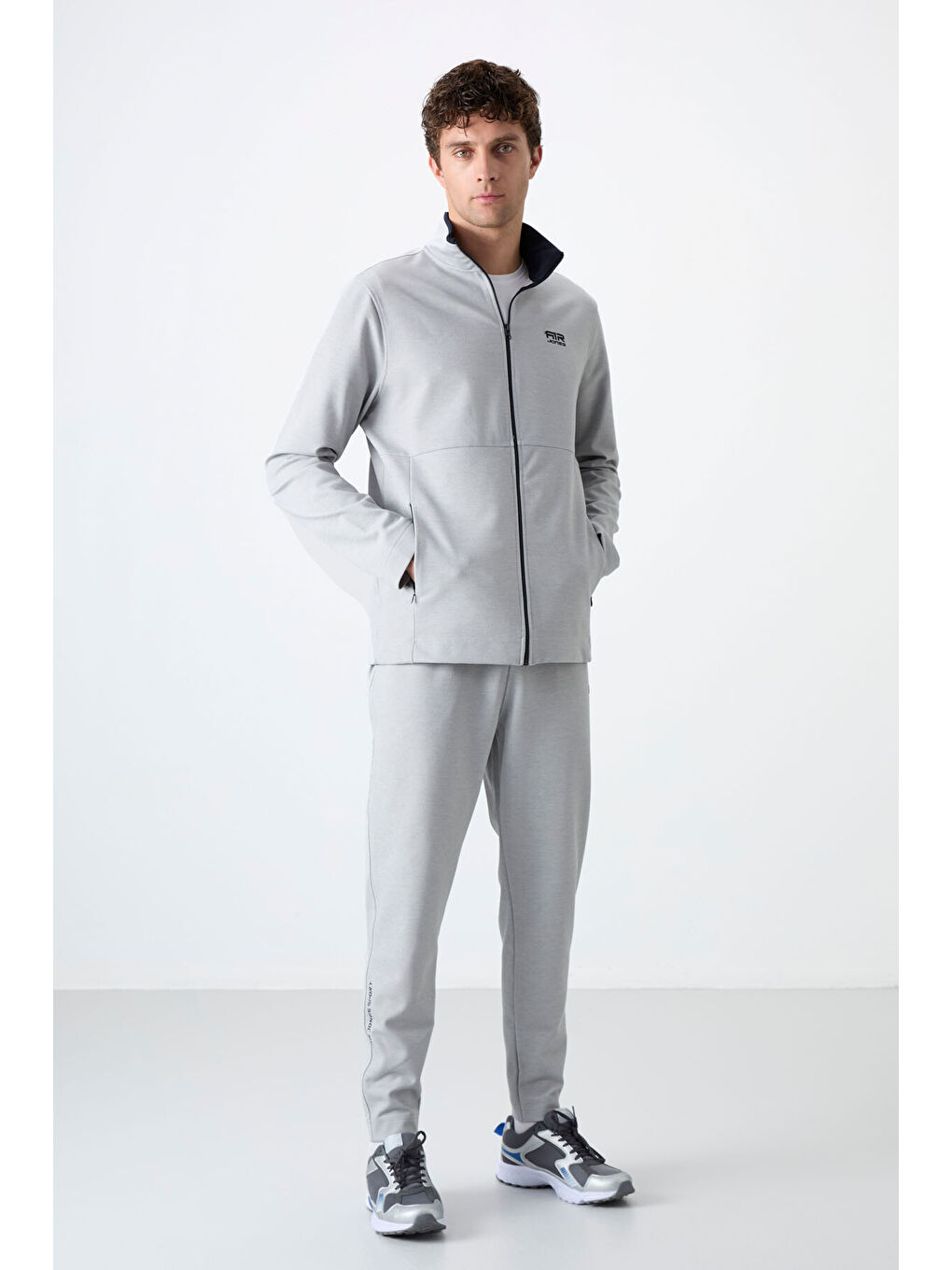 Gri Dik Yaka Gizli Cep Detaylı Standart Kalıp Erkek Eşofman Takım - 85209-2